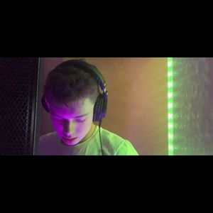 Meet your Posher, Adrean